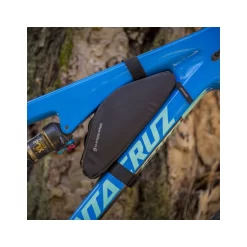 Blackburn - Outpost Corner Bag -Bicycle Components Store blackburn outpost corner bag3